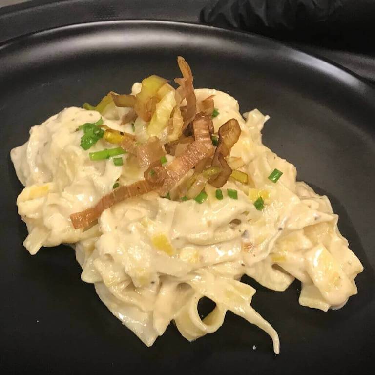 Papardelle Pasta with Melted Leeks and Garlic Herb Cashew Cream (vegan)