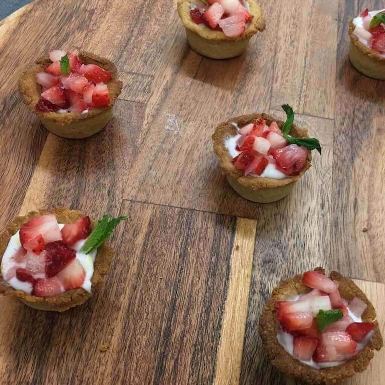 Strawberries Oat Cream Tart (vegan)